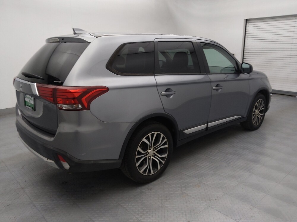 2018 Mitsubishi Outlander in Greenville, SC 29607 - 18110835 9