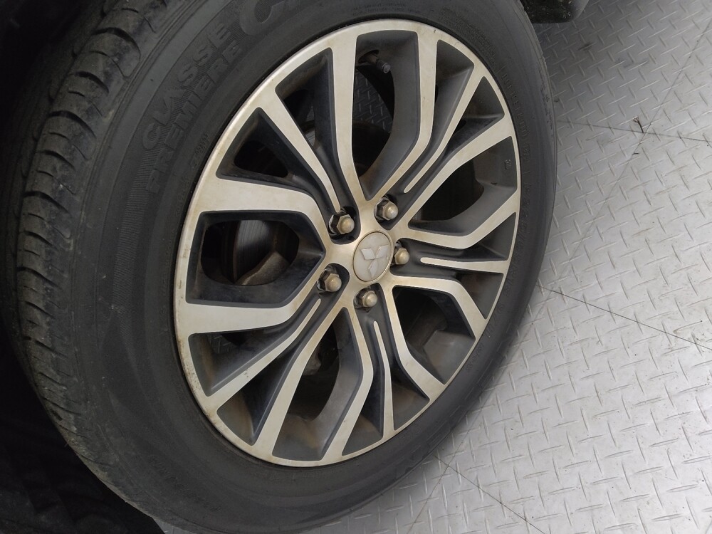 2018 Mitsubishi Outlander in Greenville, SC 29607 - 18110835 31