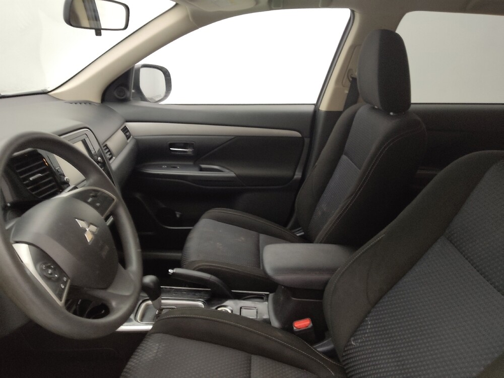2018 Mitsubishi Outlander in Greenville, SC 29607 - 18110835 17