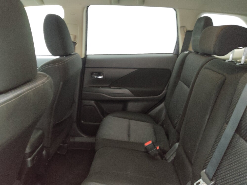 2018 Mitsubishi Outlander in Greenville, SC 29607 - 18110835 18