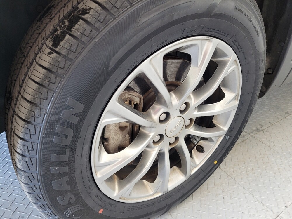 2019 Jeep Cherokee in Columbia, SC 29210 - 18110838 31