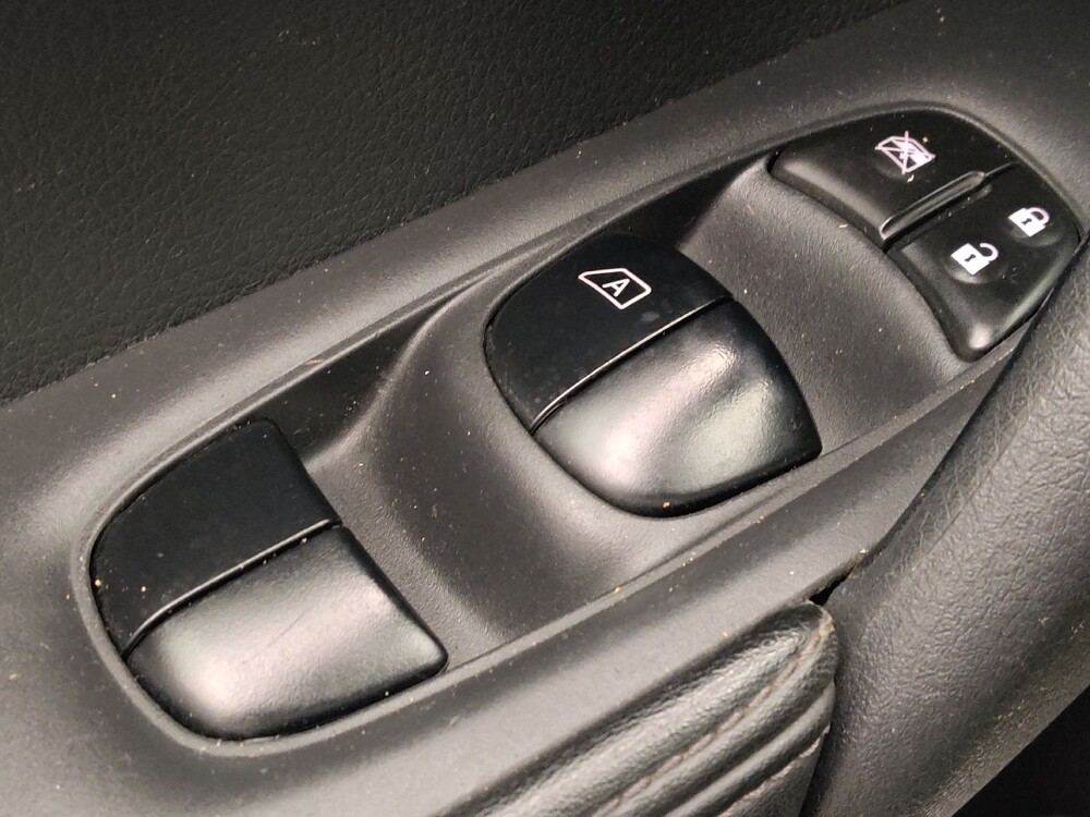 2018 Nissan Rogue in Houston, TX 77060 - 18110874 27