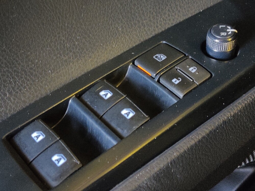 2018 Toyota Camry in San Antonio, TX 78238 - 18110887 27