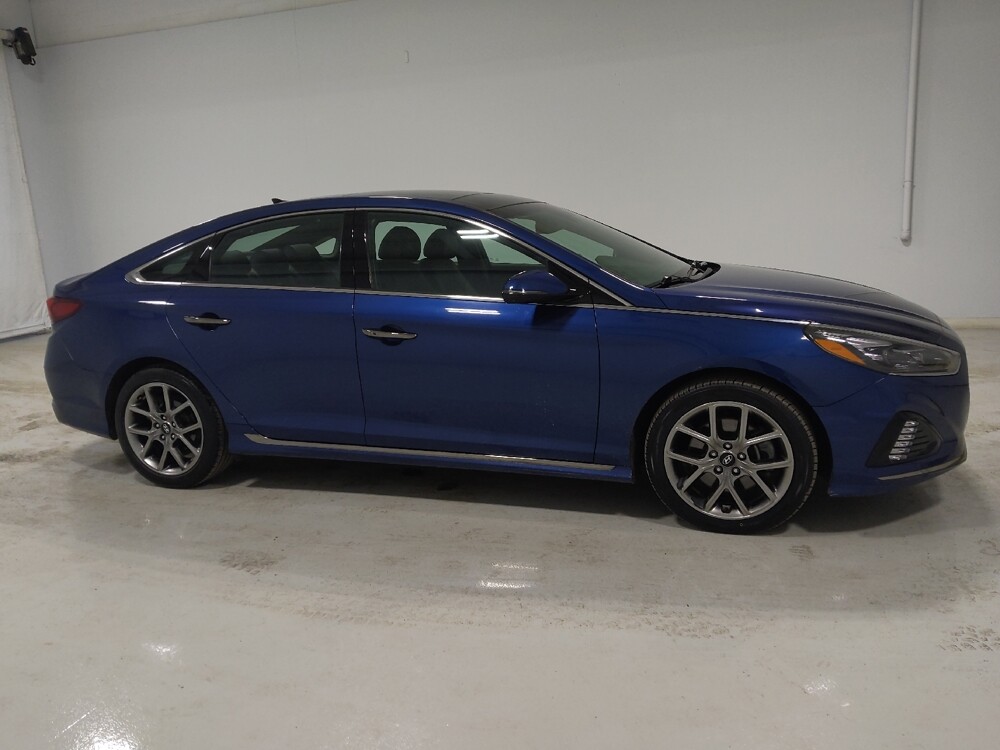 2018 Hyundai Sonata in Columbus, OH 43231 - 18110900 11