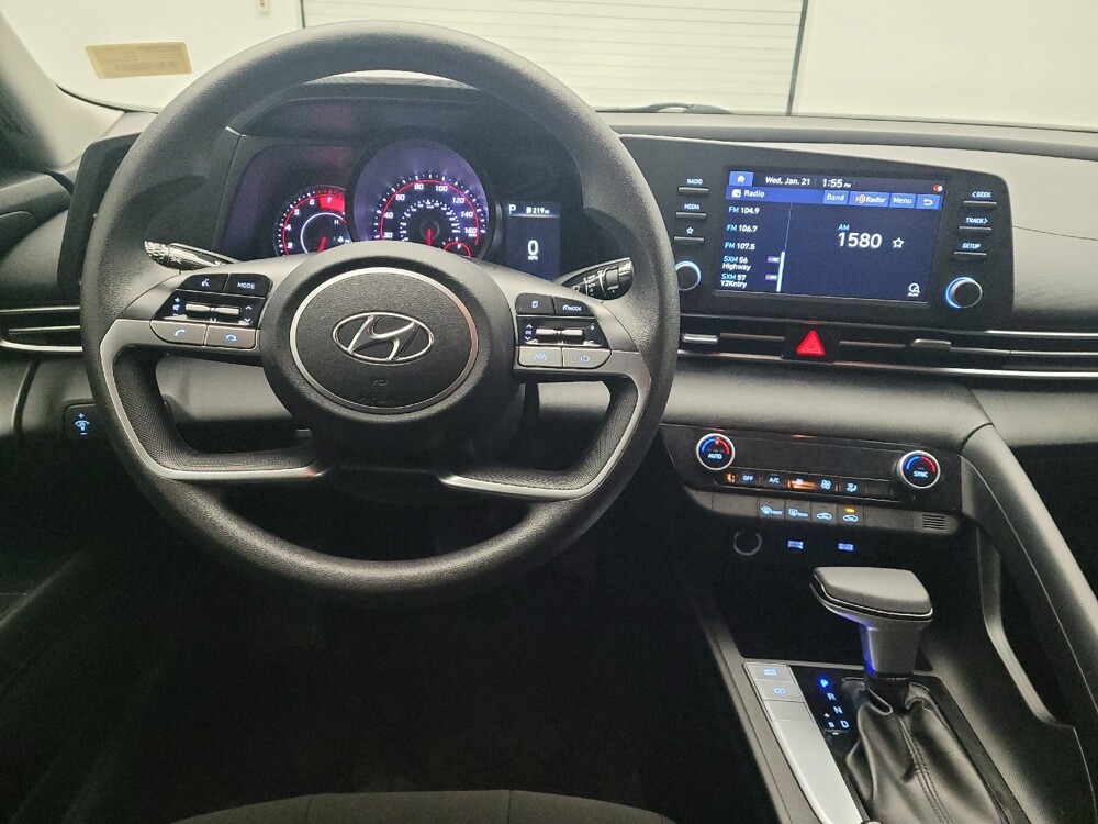 2021 Hyundai Elantra in Columbus, OH 43228 - 18110902 22