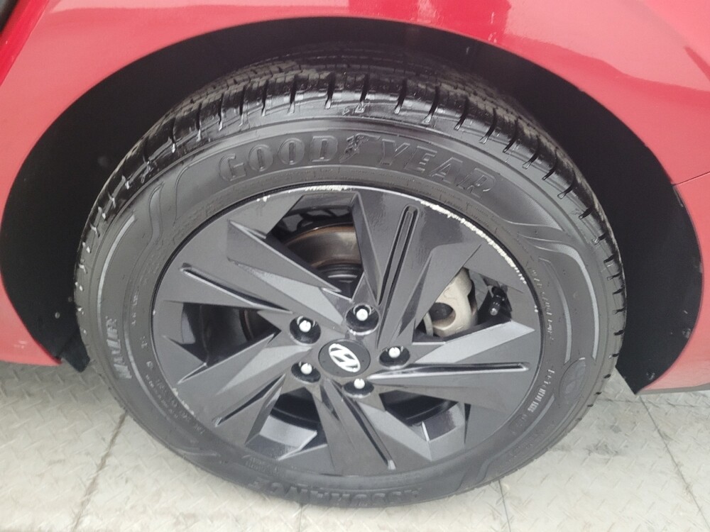 2021 Hyundai Elantra in Columbus, OH 43228 - 18110902 31