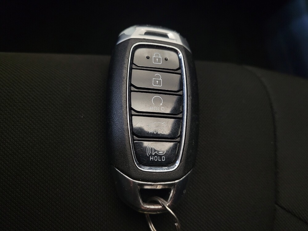 2021 Hyundai Elantra in Columbus, OH 43228 - 18110902 32