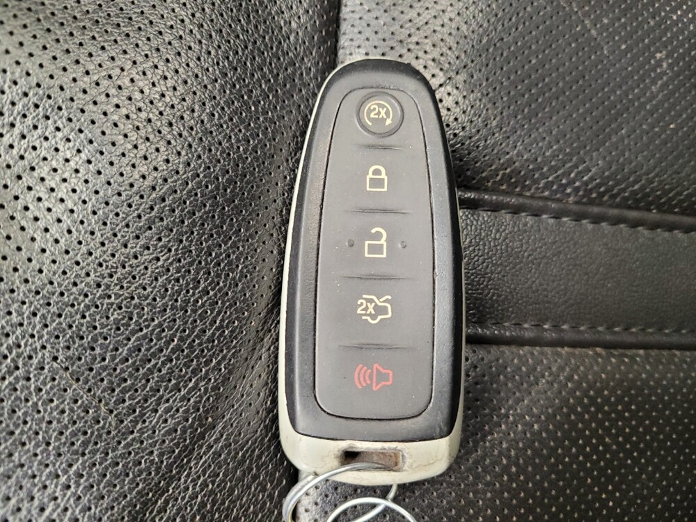 2016 Lincoln MKS in Fairfield, OH 45014 - 18110903 32