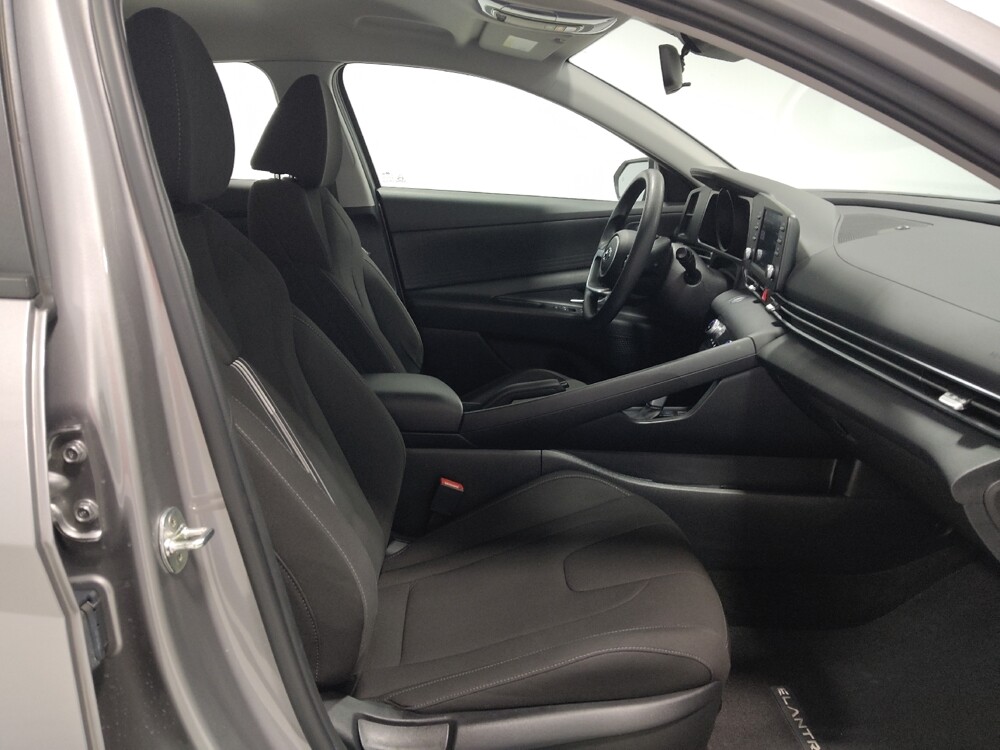 2023 Hyundai Elantra in Columbus, OH 43231 - 18110910 21