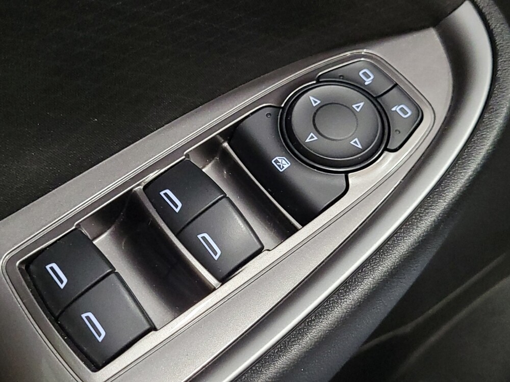 2020 Chevrolet Malibu in Plymouth Meeting, PA 19462 - 18110919 27