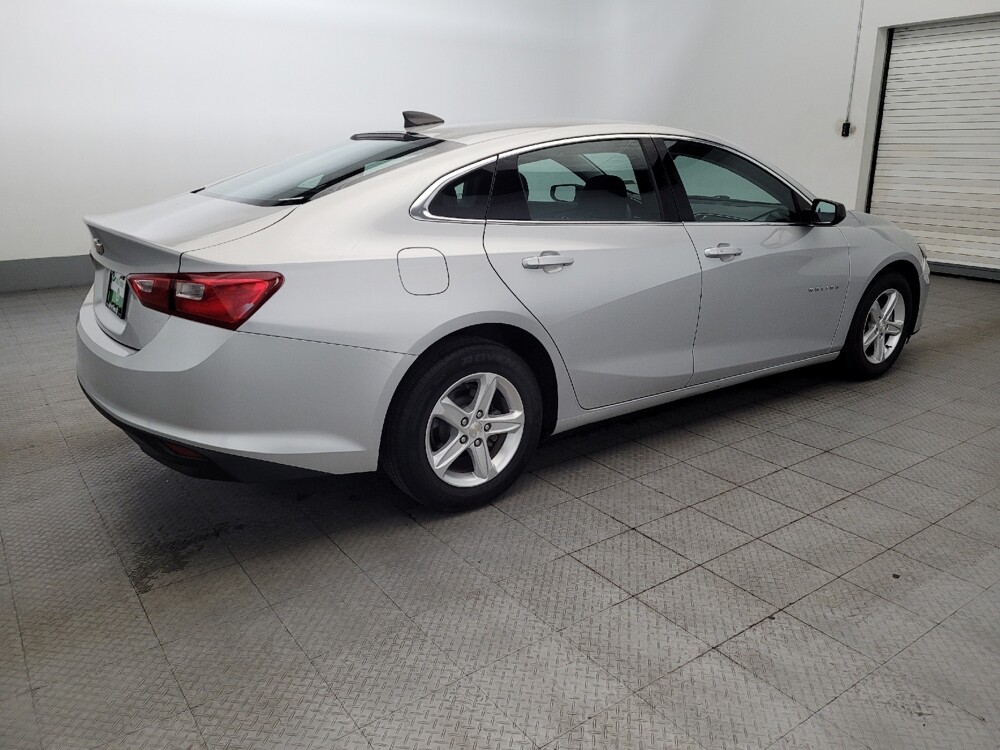 2020 Chevrolet Malibu in Plymouth Meeting, PA 19462 - 18110919 10