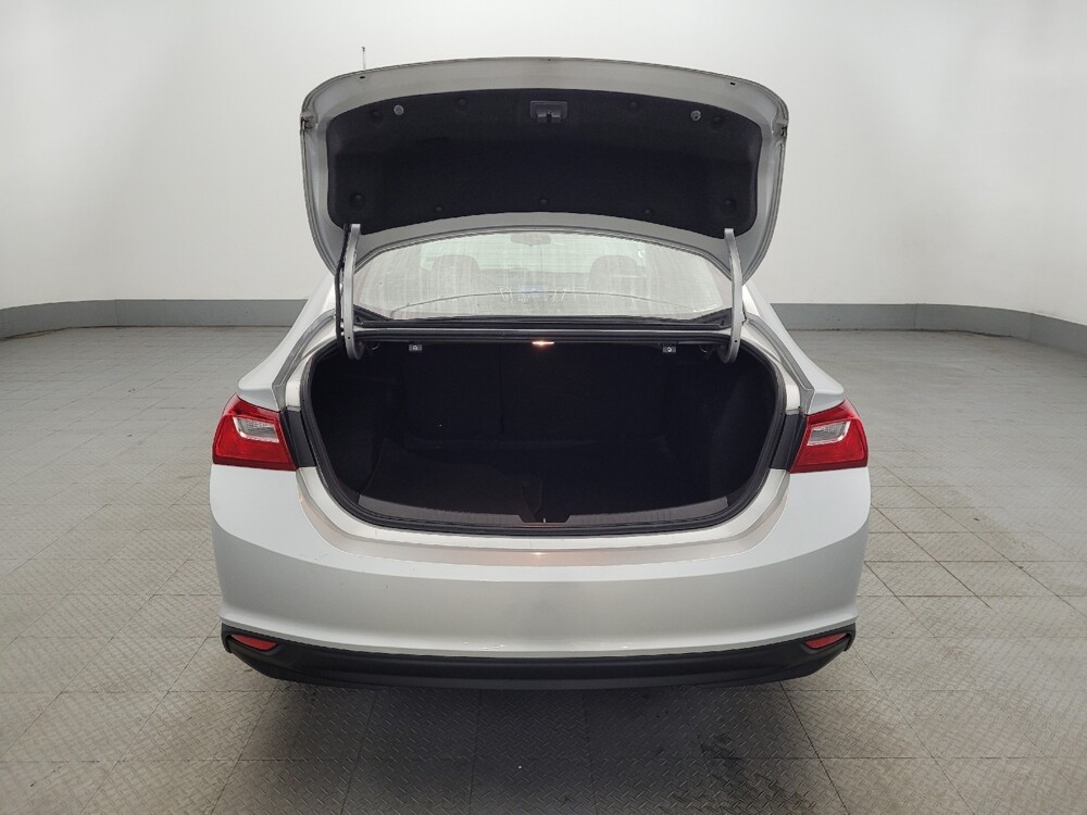 2020 Chevrolet Malibu in Plymouth Meeting, PA 19462 - 18110919 29