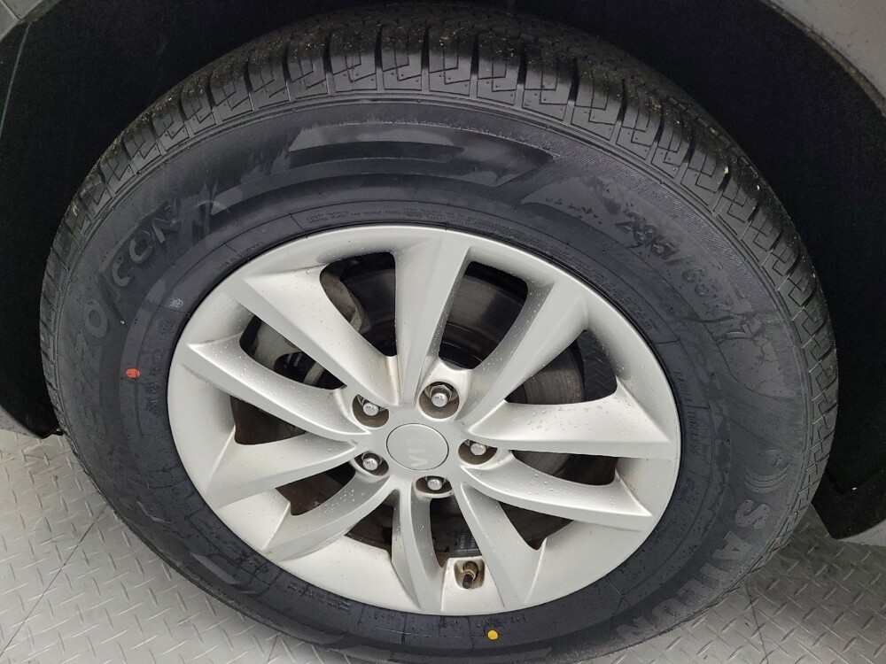 2017 Kia Sorento in Columbia, SC 29210 - 18110925 31