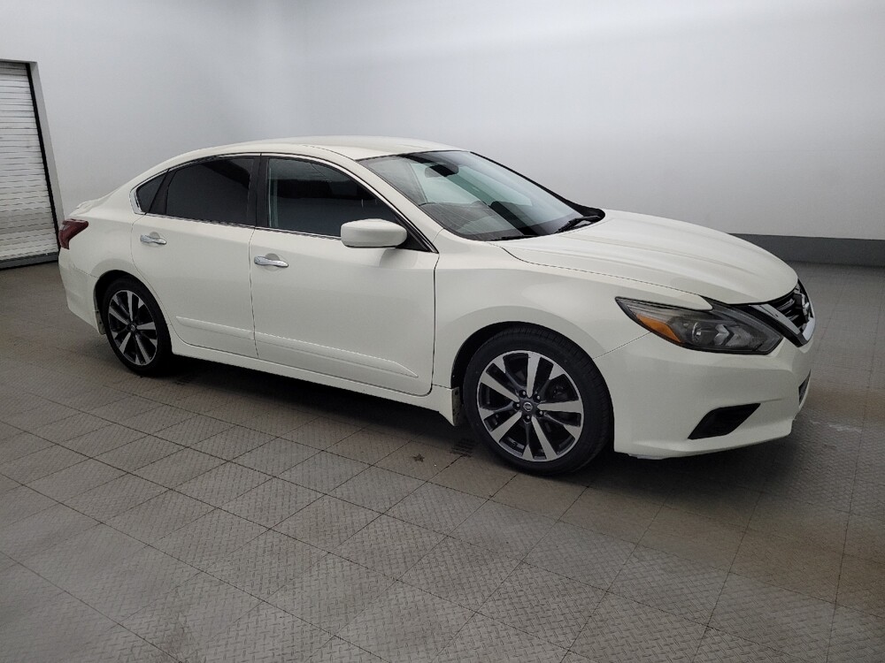 2017 Nissan Altima in Allentown, PA 18103 - 18110930 11