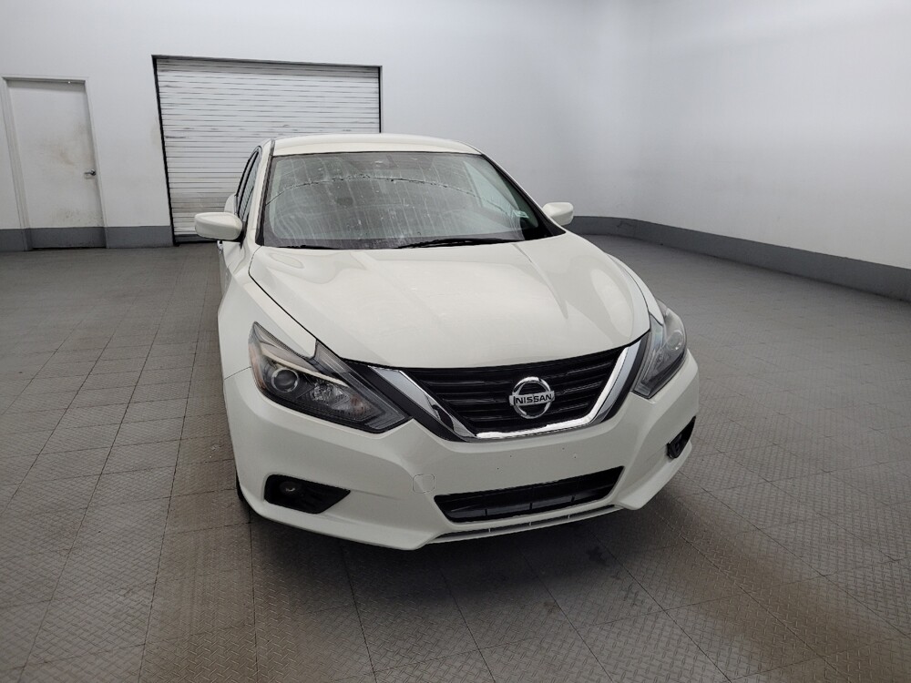 2017 Nissan Altima in Allentown, PA 18103 - 18110930 14