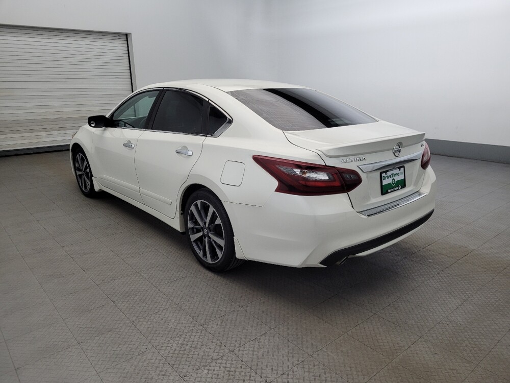 2017 Nissan Altima in Allentown, PA 18103 - 18110930 5