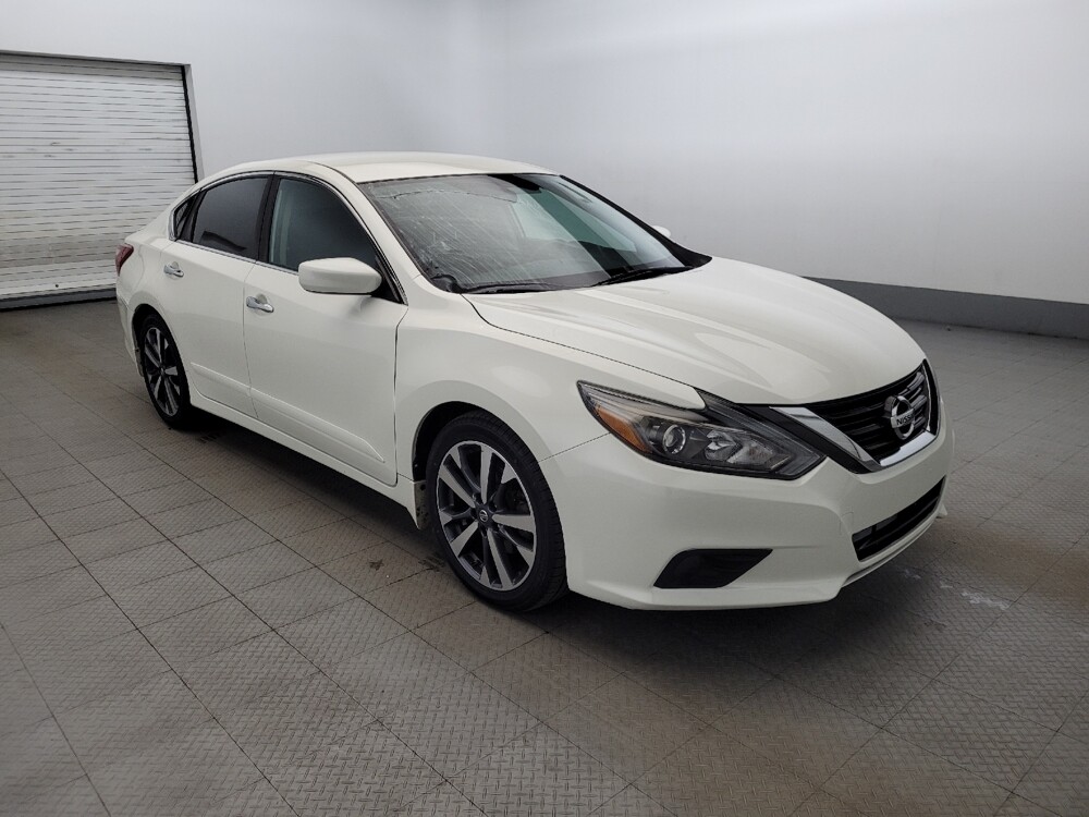 2017 Nissan Altima in Allentown, PA 18103 - 18110930 13