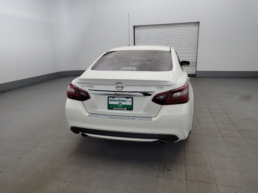2017 Nissan Altima in Allentown, PA 18103 - 18110930 7