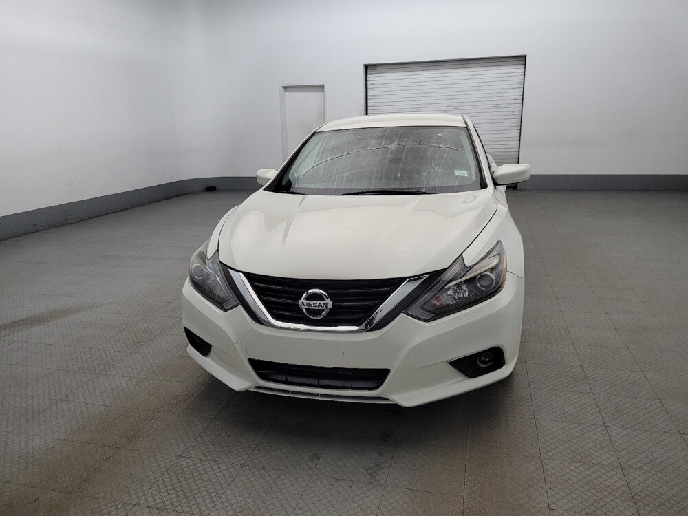 2017 Nissan Altima in Allentown, PA 18103 - 18110930 15