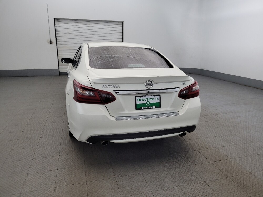 2017 Nissan Altima in Allentown, PA 18103 - 18110930 6