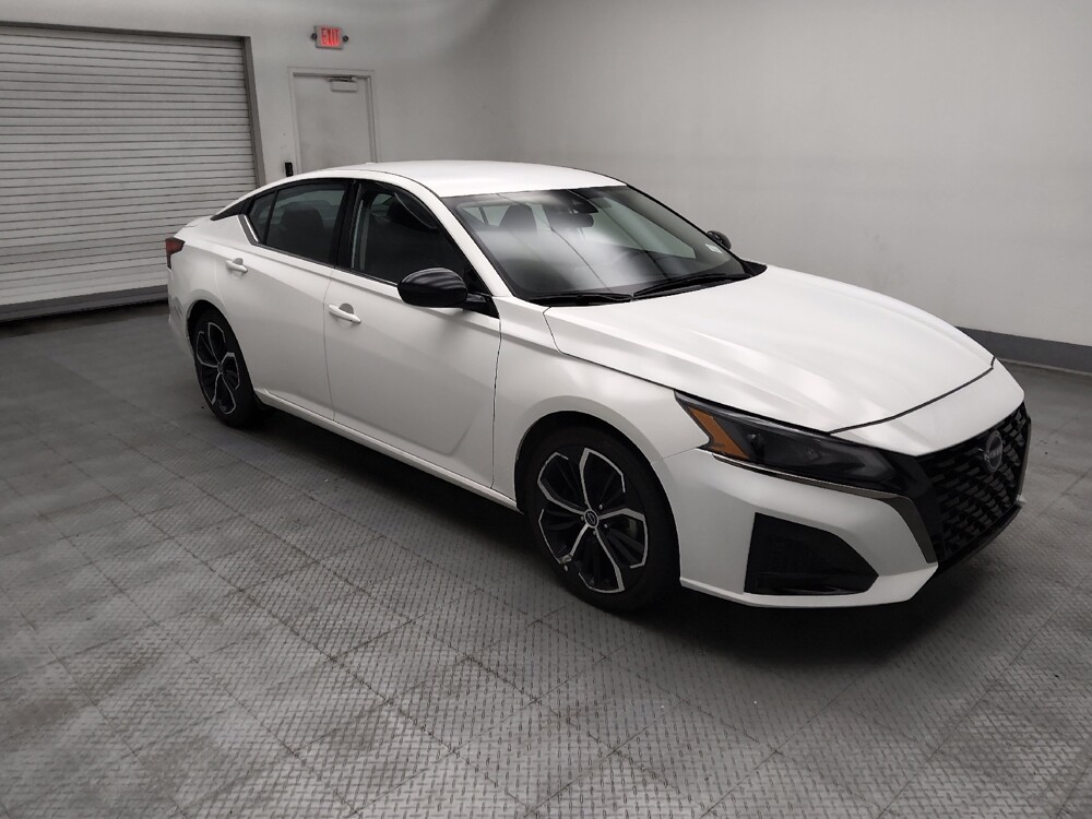 2024 Nissan Altima in Lombard, IL 60148 - 18110970 11