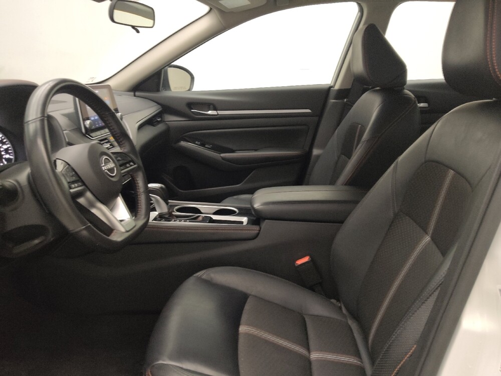 2024 Nissan Altima in Lombard, IL 60148 - 18110970 17