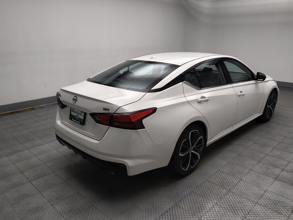 2024 Nissan Altima in Lombard, IL 60148 - 18110970 10