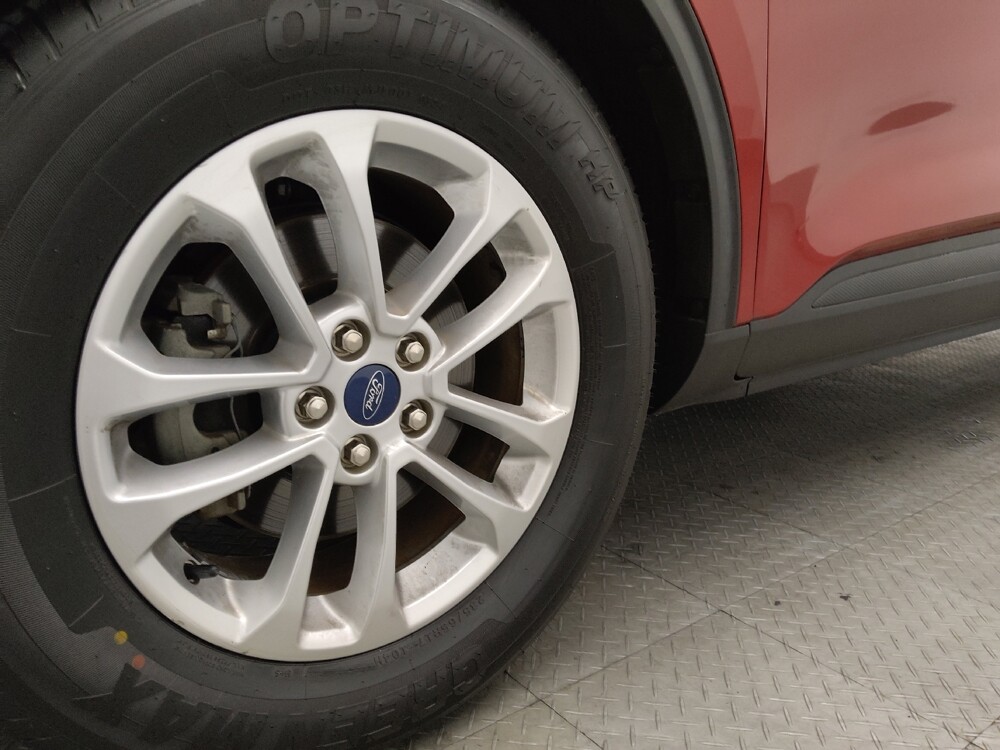 2020 Ford Escape in Jacksonville, FL 32210 - 18110981 31