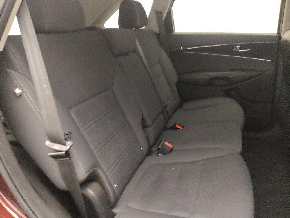 2018 Kia Sorento in Orlando, FL 32808 - 18110982 19