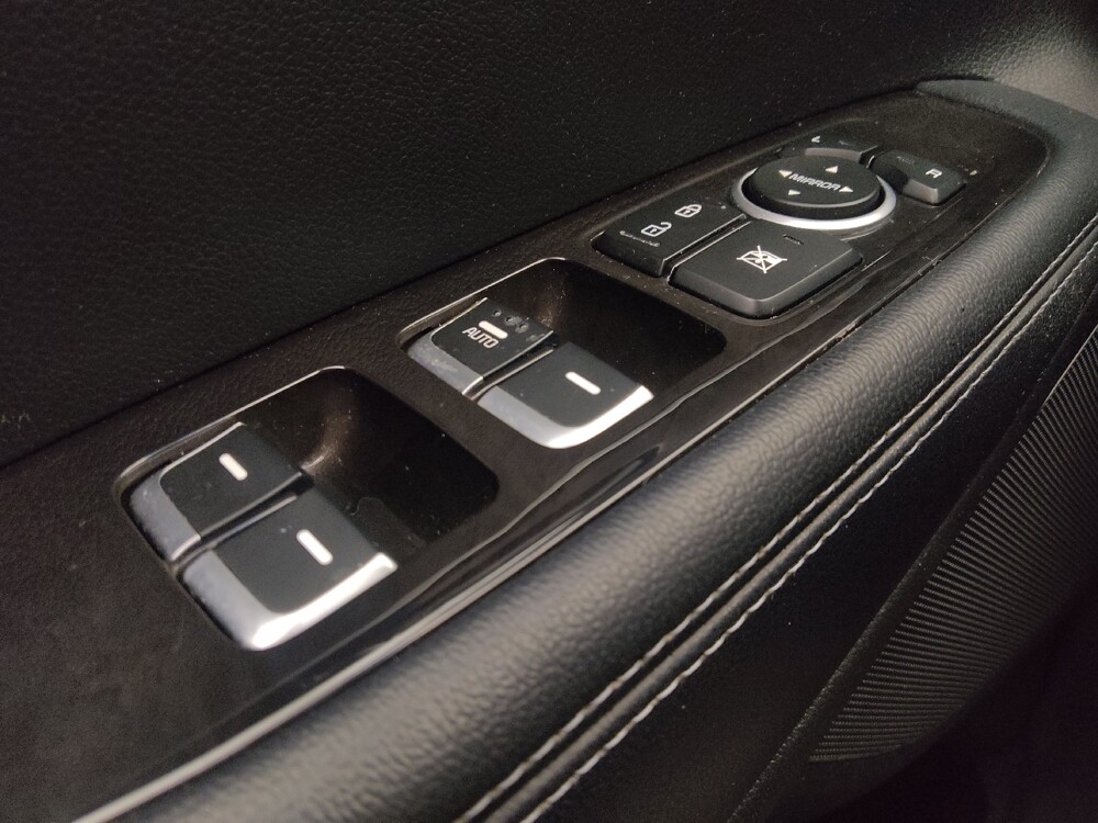 2018 Kia Sorento in Orlando, FL 32808 - 18110982 27