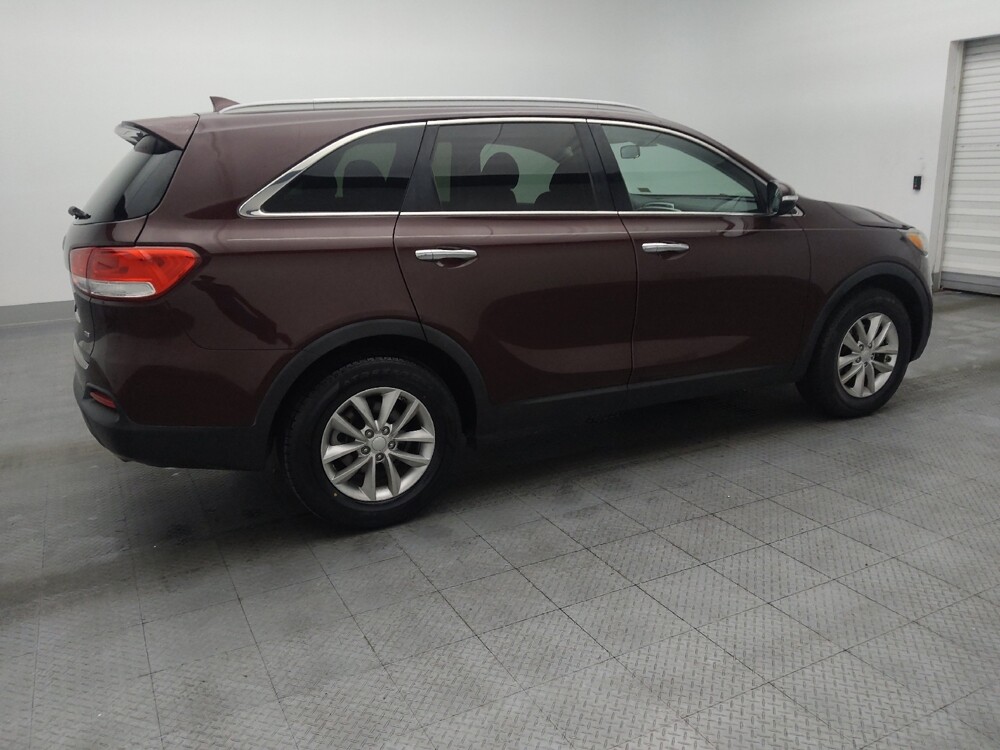 2018 Kia Sorento in Orlando, FL 32808 - 18110982 10