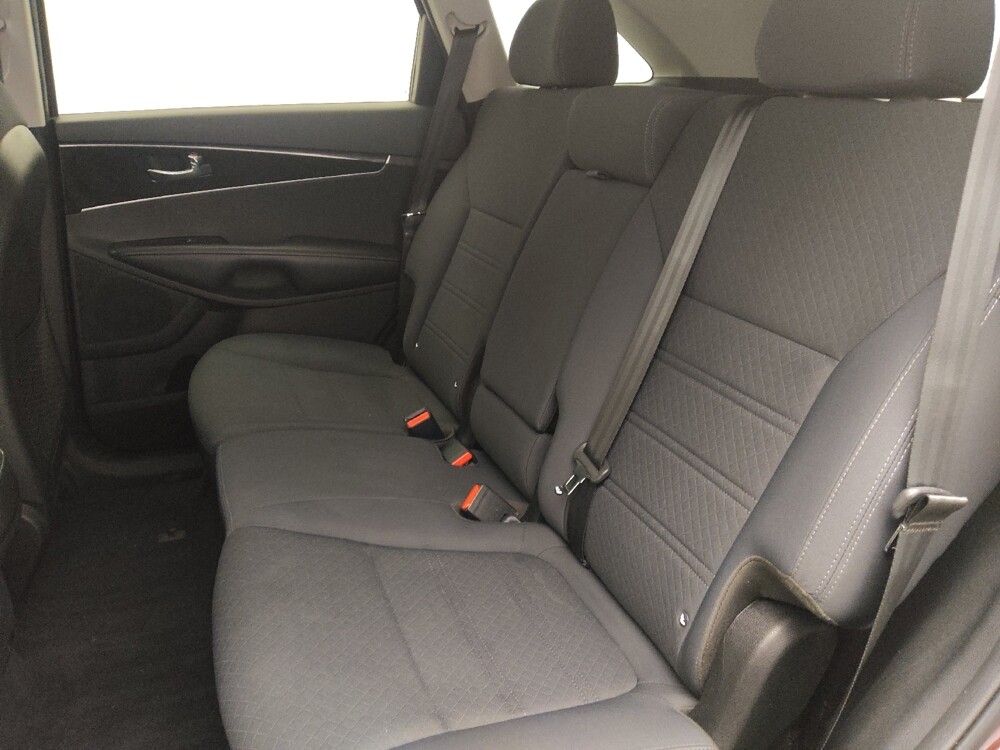 2018 Kia Sorento in Orlando, FL 32808 - 18110982 18