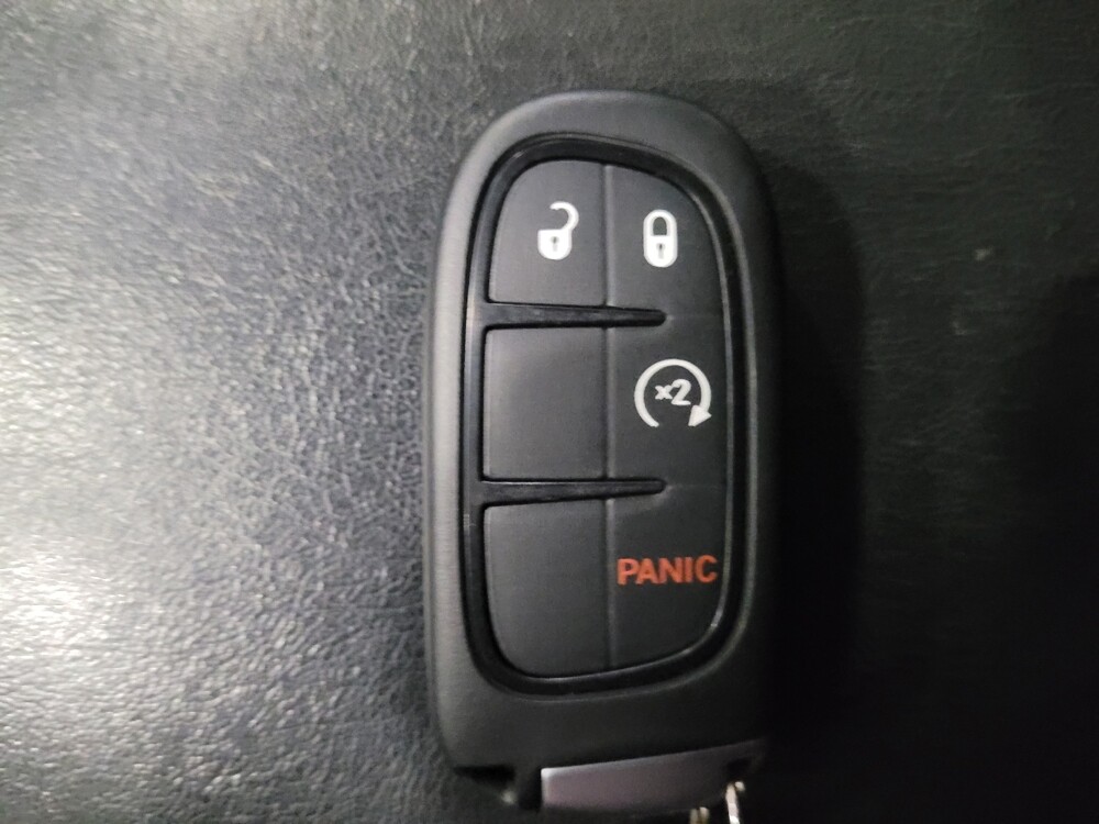 2020 Jeep Cherokee in Pittsburgh, PA 15237 - 18110996 32