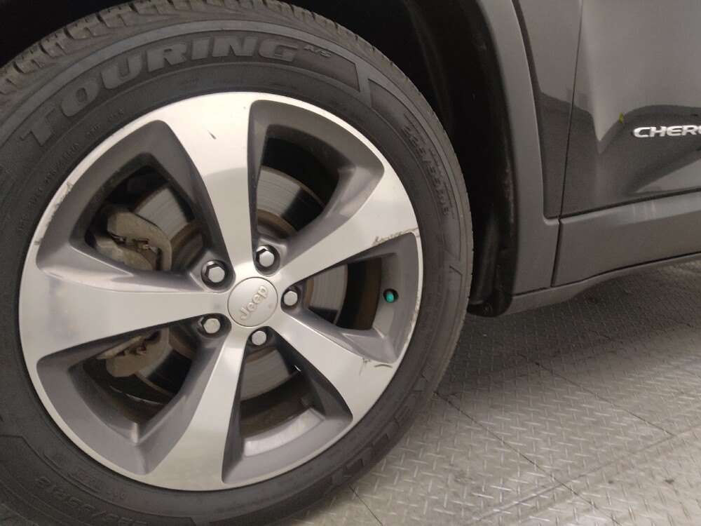 2020 Jeep Cherokee in Jacksonville, FL 32210 - 18111000 31