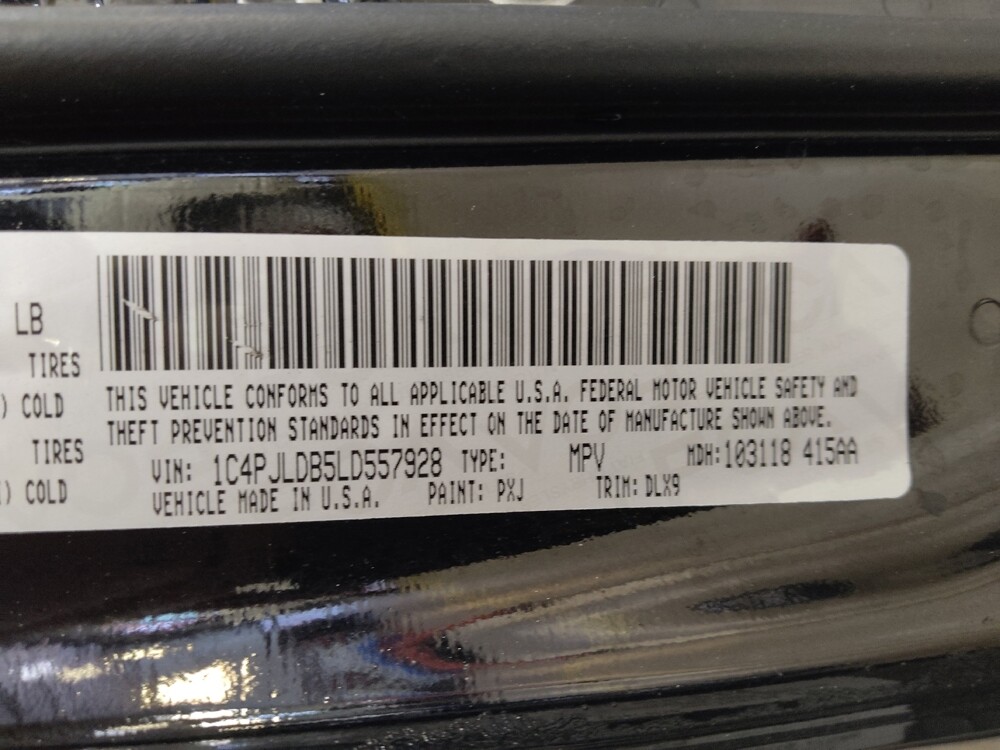 2020 Jeep Cherokee in Jacksonville, FL 32210 - 18111000 33