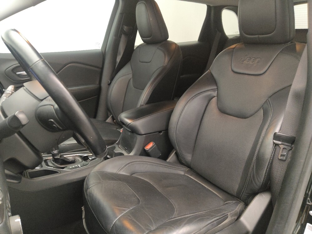 2020 Jeep Cherokee in Jacksonville, FL 32210 - 18111000 17