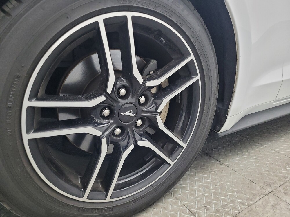 2018 Ford Mustang in Gainesville, FL 32609 - 18111008 31