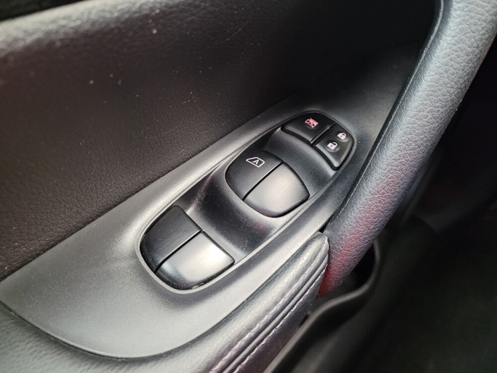 2015 Nissan Rogue in Cincinnati, OH 45255 - 18111009 27