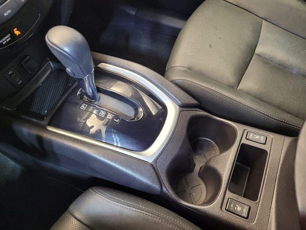 2015 Nissan Rogue in Cincinnati, OH 45255 - 18111009 26