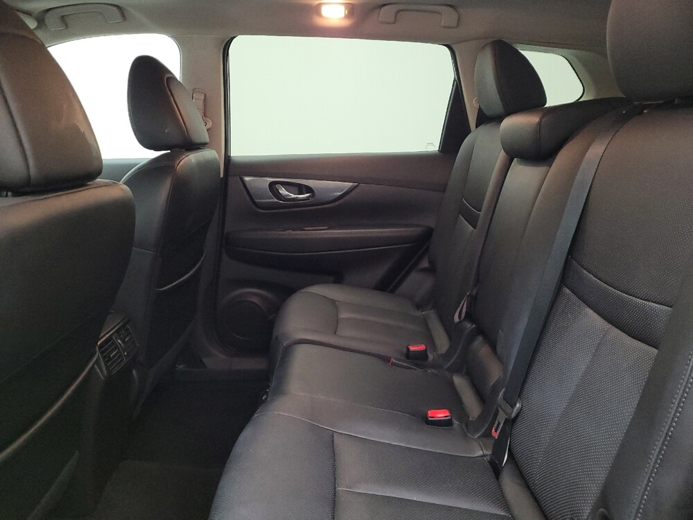 2015 Nissan Rogue in Cincinnati, OH 45255 - 18111009 18