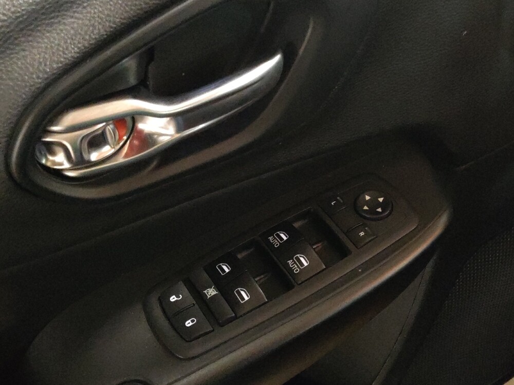 2019 Jeep Cherokee in Fort Worth, TX 76116 - 18111010 27