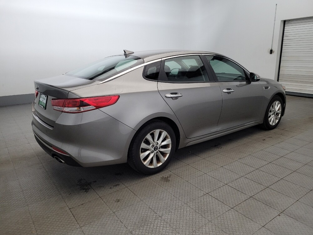 2018 Kia Optima in Allentown, PA 18103 - 18111018 10