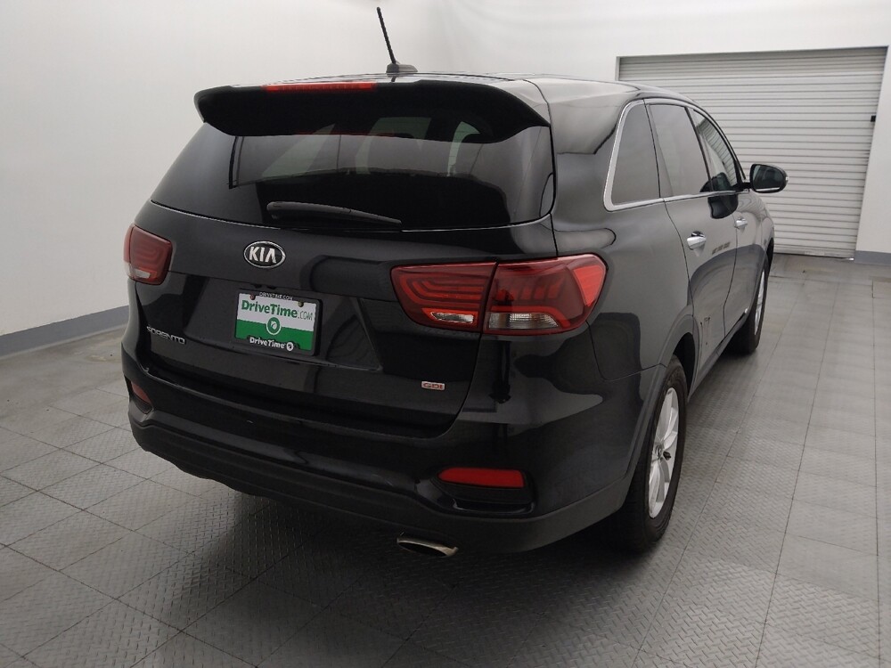 2019 Kia Sorento in Houston, TX 77060 - 18111036 7