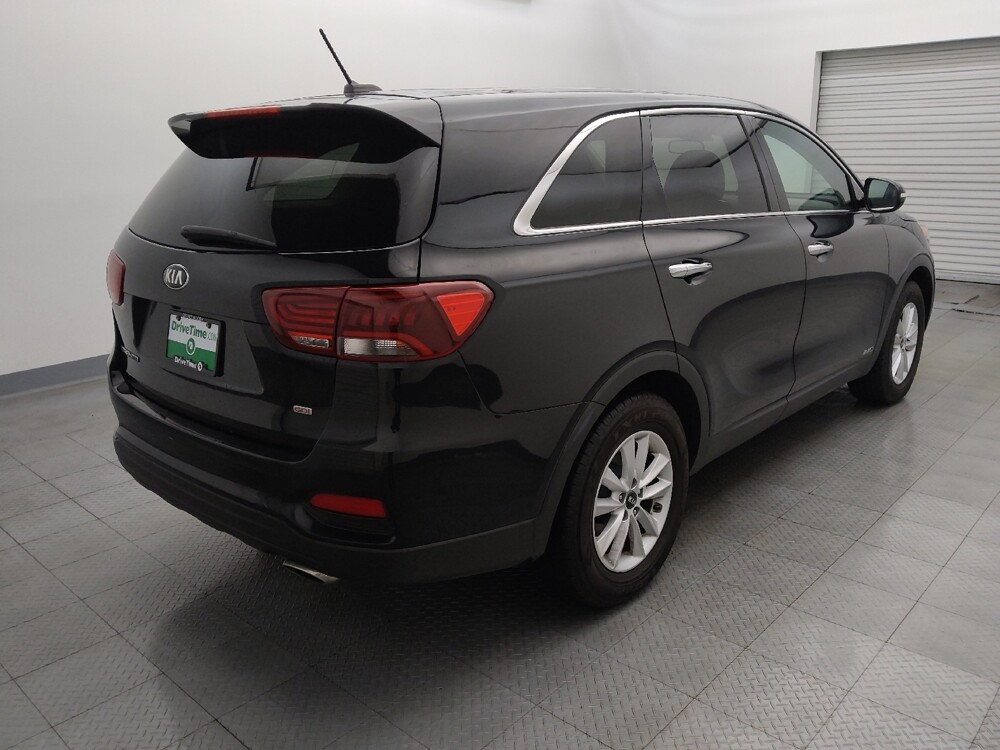 2019 Kia Sorento in Houston, TX 77060 - 18111036 9