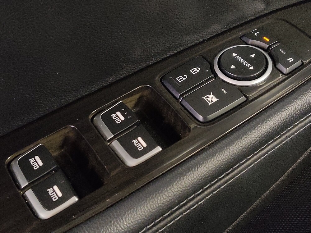 2019 Kia Sorento in Houston, TX 77060 - 18111036 27