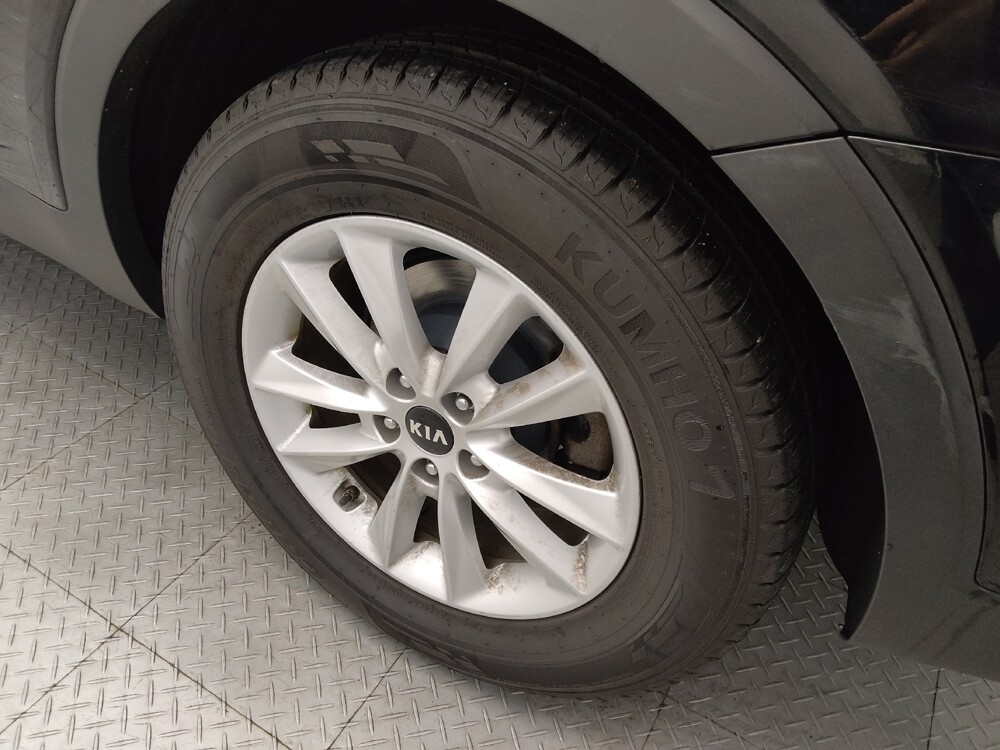 2019 Kia Sorento in Houston, TX 77060 - 18111036 31