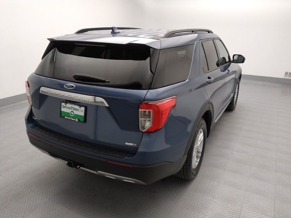 2020 Ford Explorer in Topeka, KS 66611 - 18111039 7