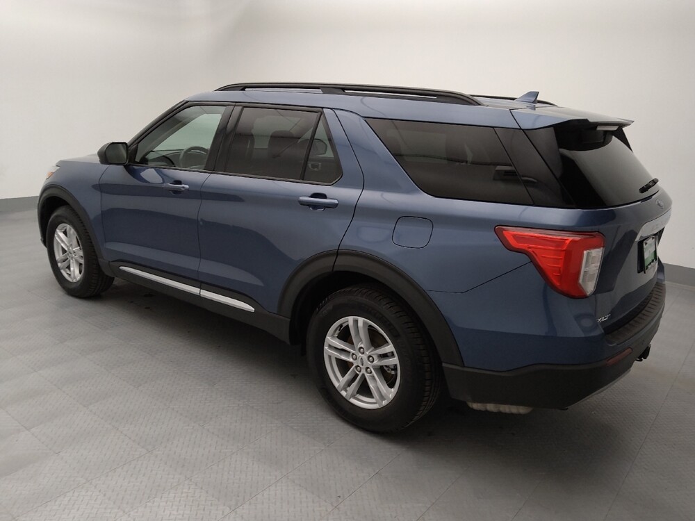 2020 Ford Explorer in Topeka, KS 66611 - 18111039 3