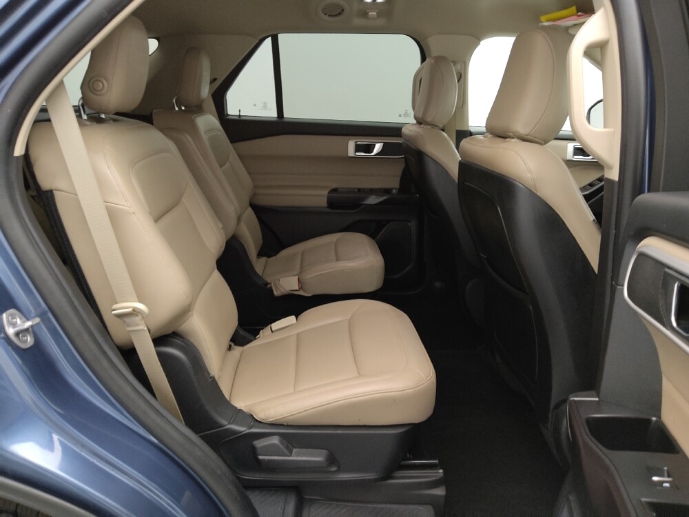 2020 Ford Explorer in Topeka, KS 66611 - 18111039 19