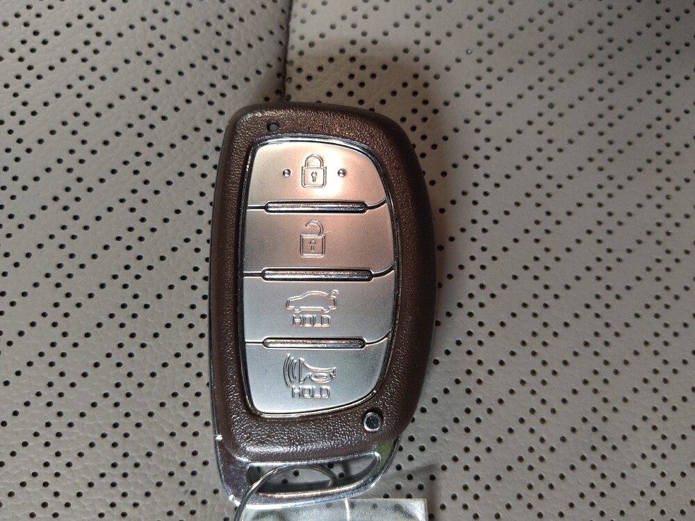 2020 Hyundai Elantra in Tallahassee, FL 32304 - 18111057 32